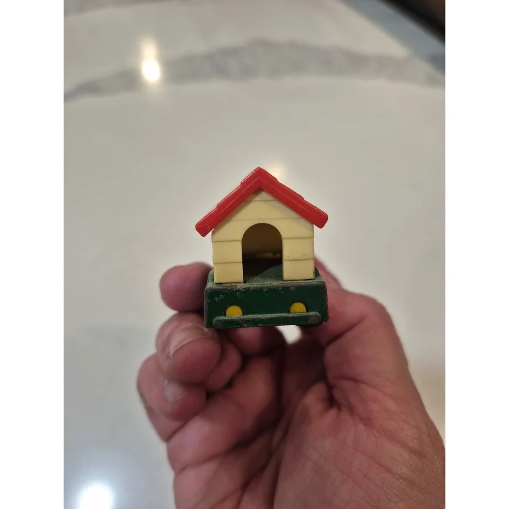 Vintage Snoopy Dog House Car Toy‎ Vehicle Peanuts Collectible Novelty